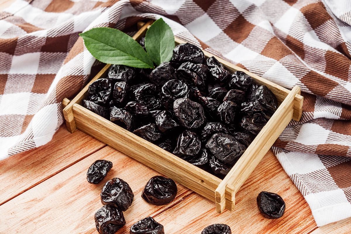 5 Lesser-Known Health Benefits of Prunes