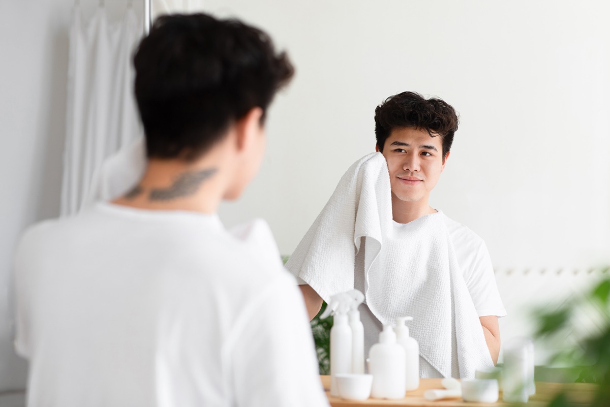 What Men Should Be Doing in Their Daily Skincare Routines